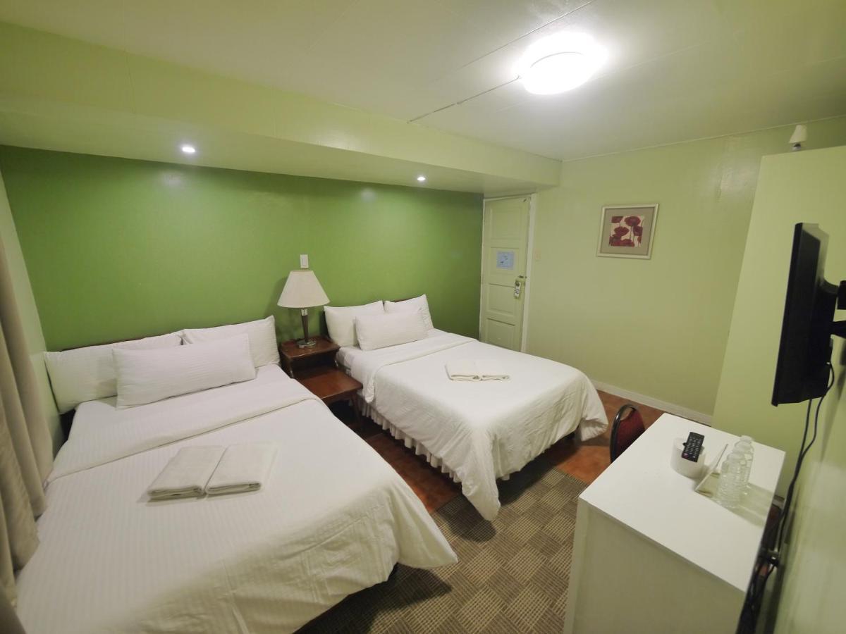 Mountain Lodge And Restaurant Baguio City Esterno foto