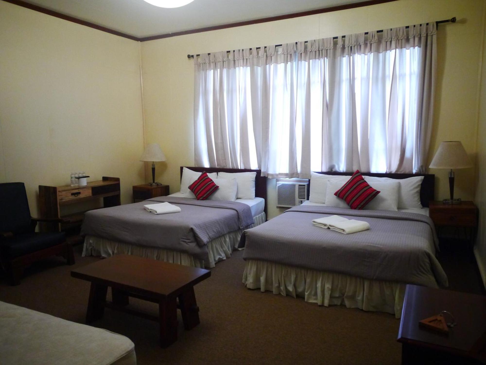 Mountain Lodge And Restaurant Baguio City Esterno foto