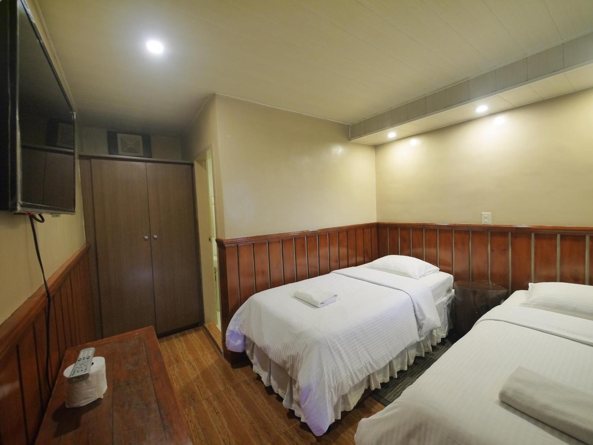 Mountain Lodge And Restaurant Baguio City Esterno foto