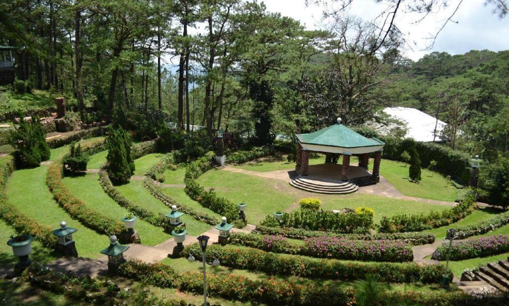 Mountain Lodge And Restaurant Baguio City Esterno foto