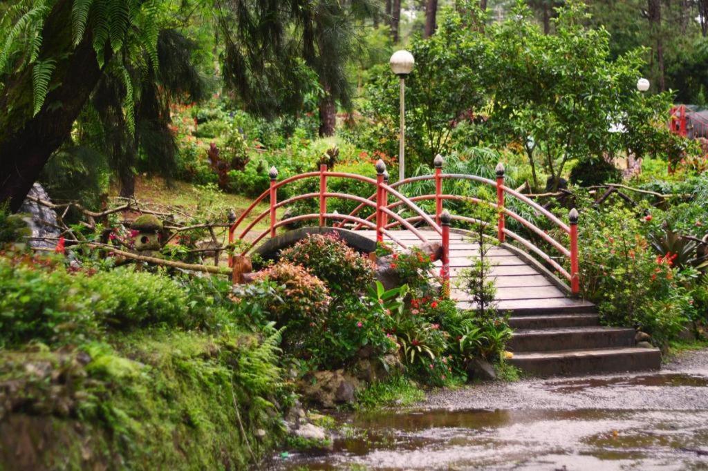 Mountain Lodge And Restaurant Baguio City Esterno foto