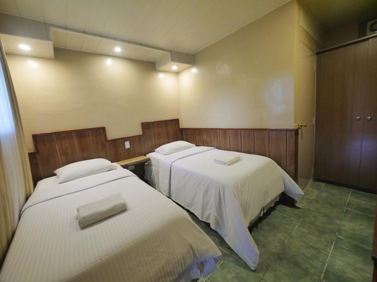 Mountain Lodge And Restaurant Baguio City Esterno foto